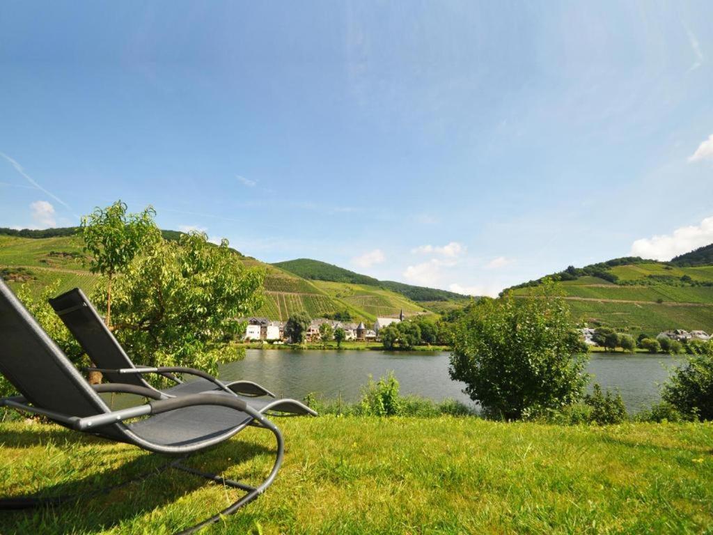 Ferienwohnung am Moselufer Zell Exterior foto