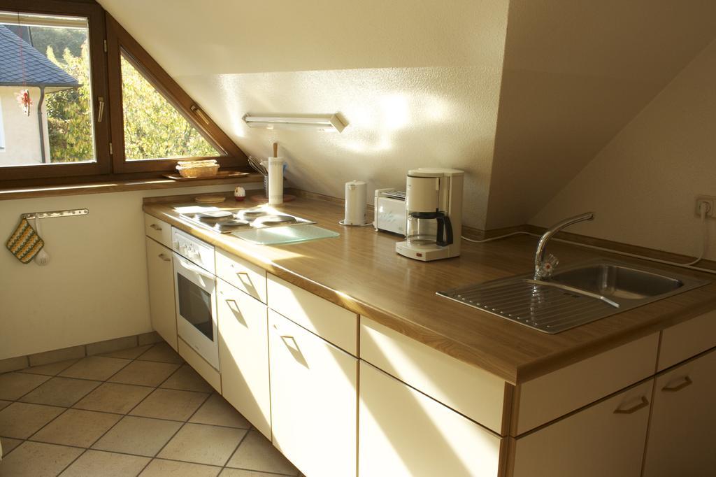 Ferienwohnung am Moselufer Zell Exterior foto